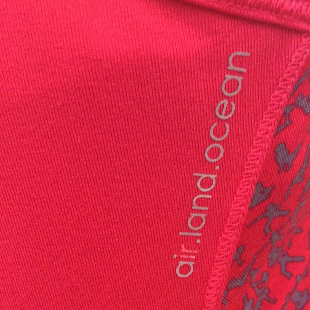 Alo Yoga “Poses” Print Red Racerback Tank Top RARE - Picture 5 of 8